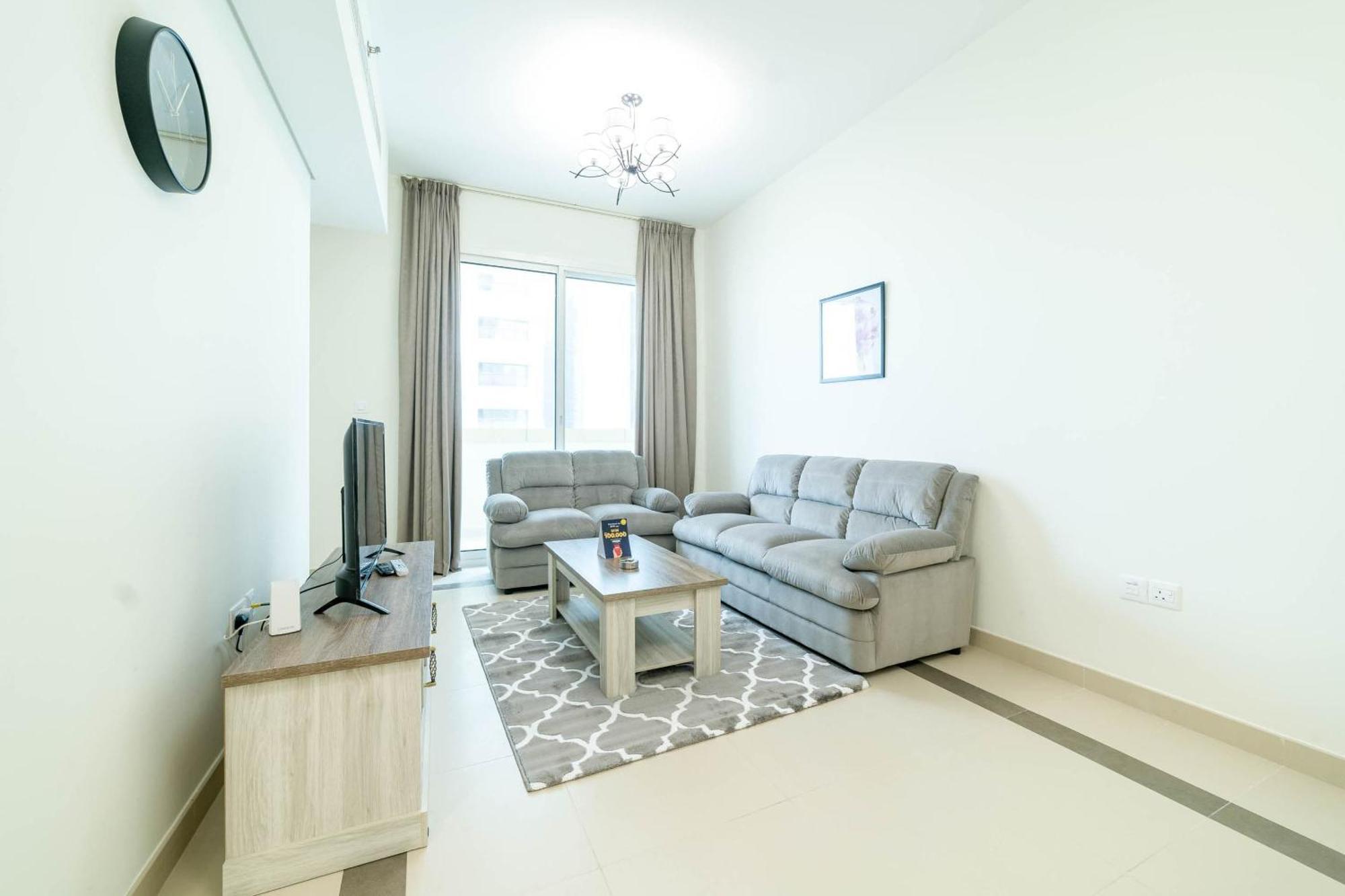 Oyo 589 Najma Tower, Two Bedrooms Apartments, Sports City Дубай Экстерьер фото